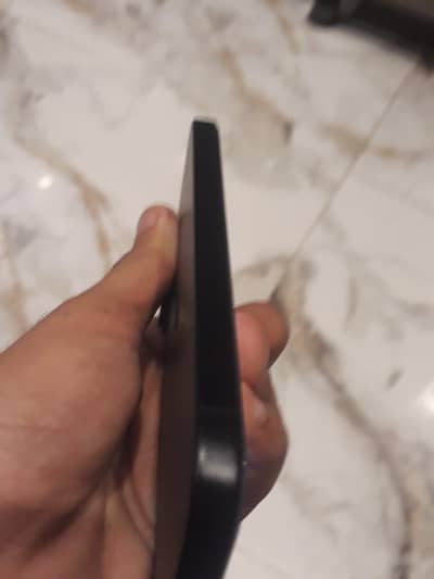 Apple iPhone 16