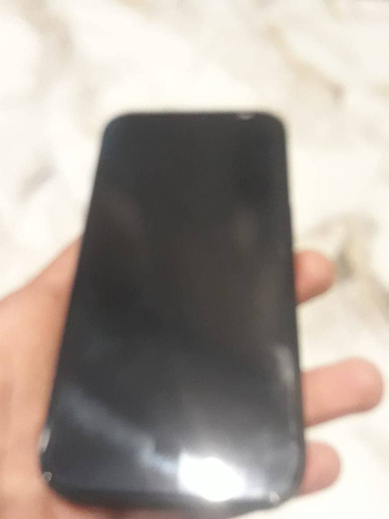 Apple iPhone 16 2