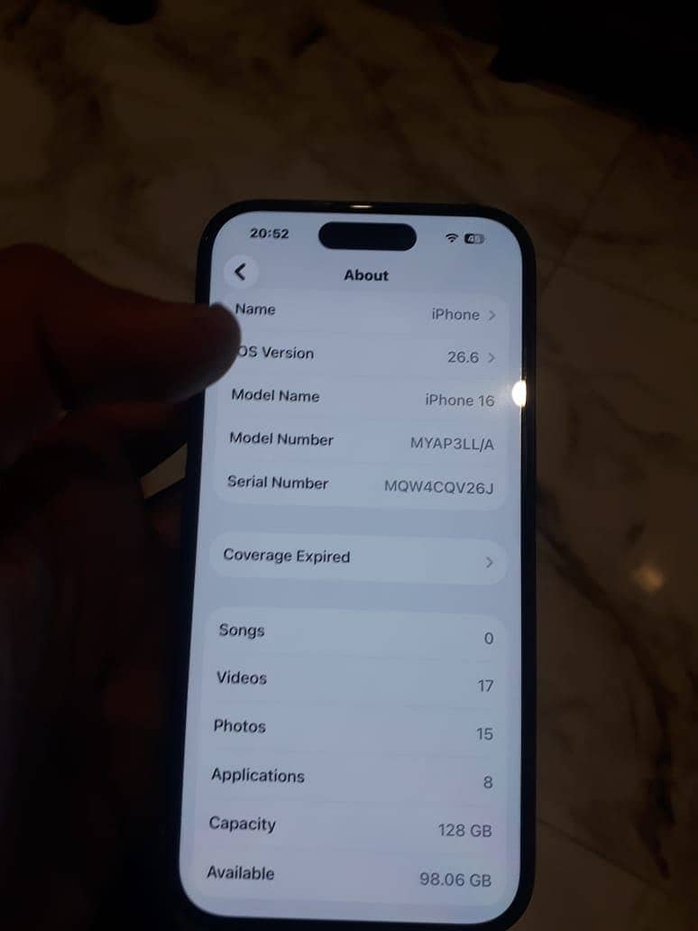 Apple iPhone 16 8