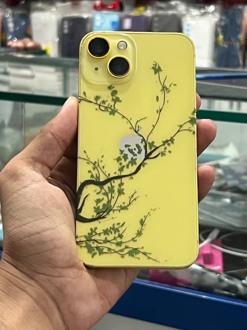 Apple iPhone 14 3