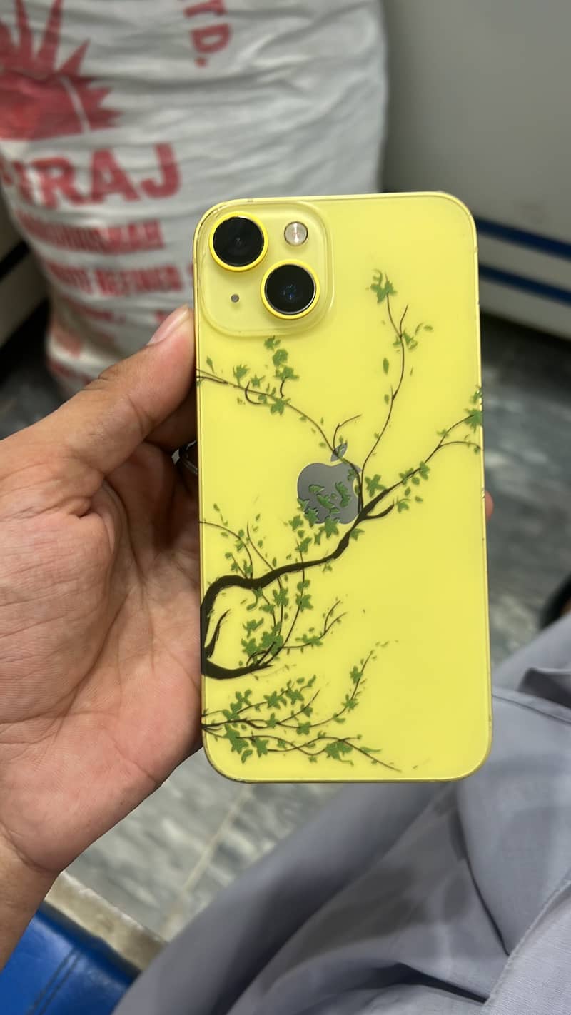 Apple iPhone 14 4