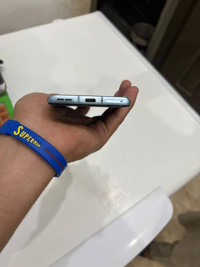 One Plus 9R 6