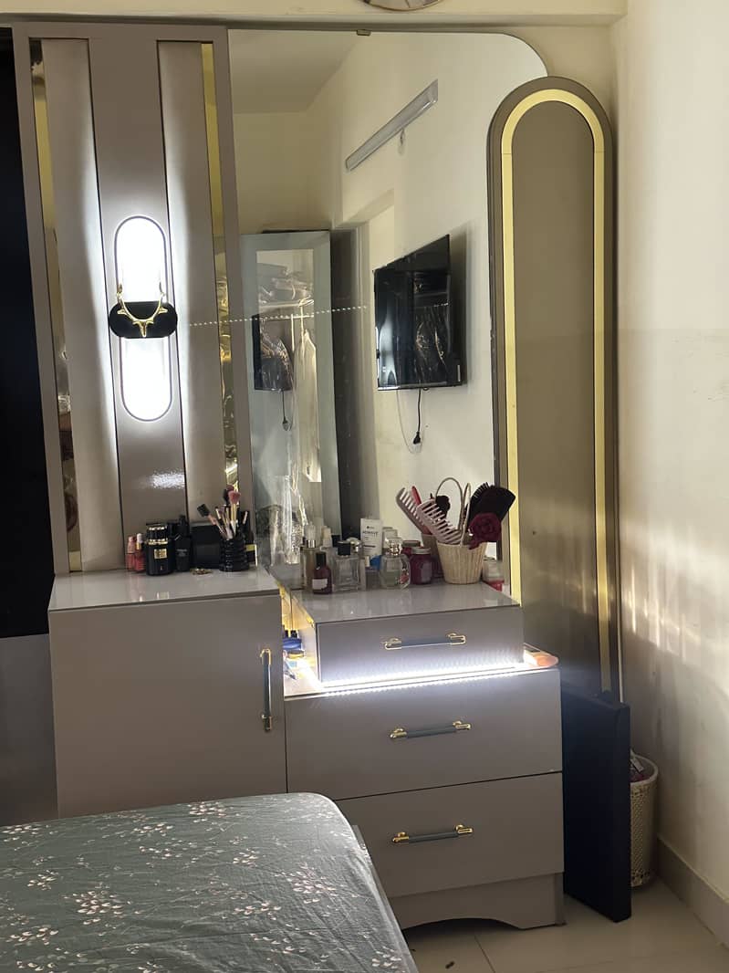 Used Bedroom Set – Well Maintained 5