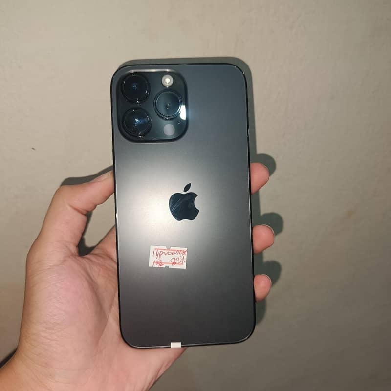 Apple iPhone 14 Pro Max 1
