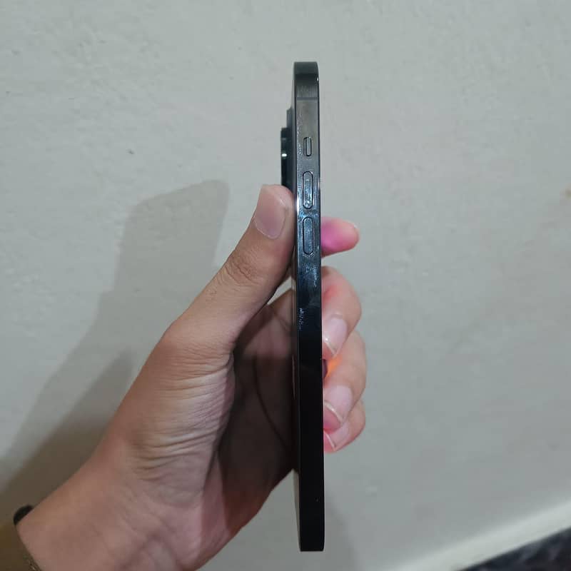 Apple iPhone 14 Pro Max 6