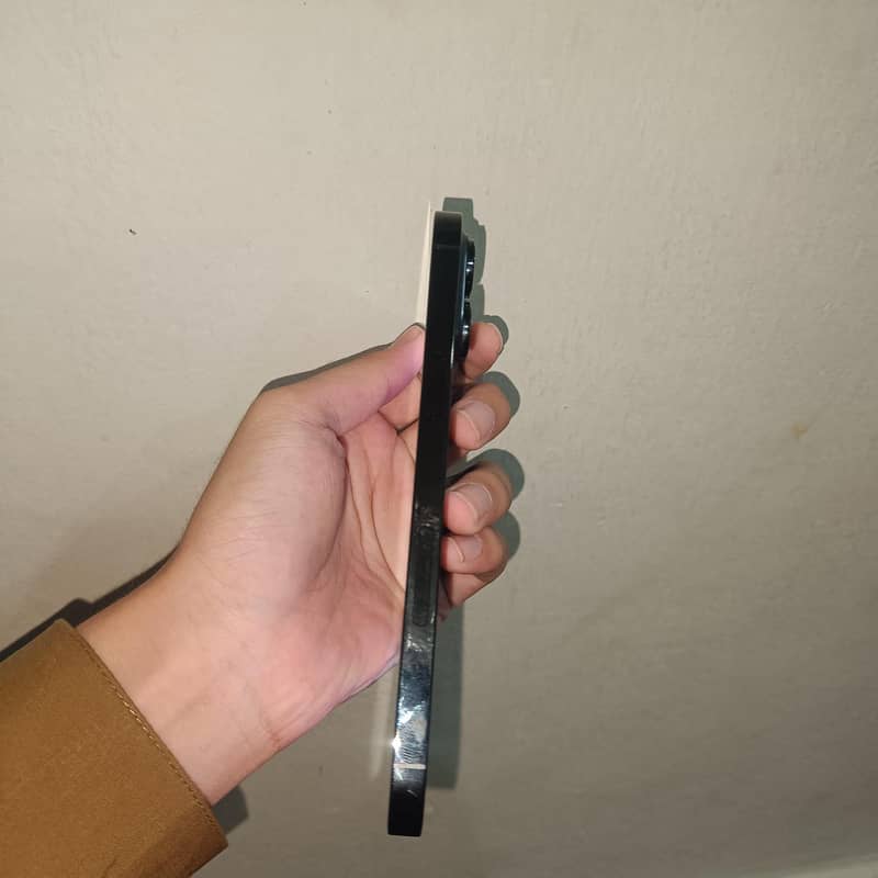 Apple iPhone 14 Pro Max 9