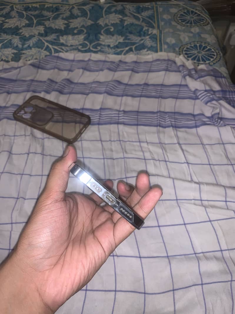 Apple iPhone 13 Pro 0