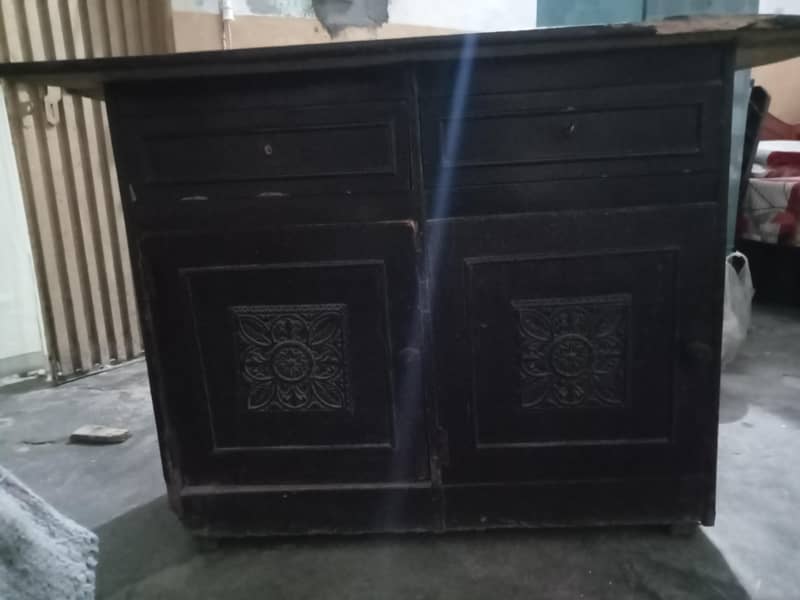 dressing table 0