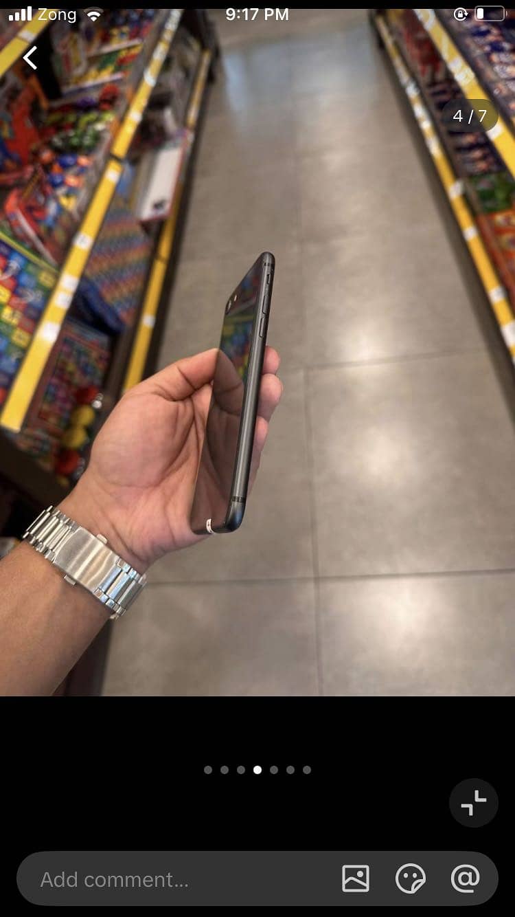 Apple iPhone 8 3