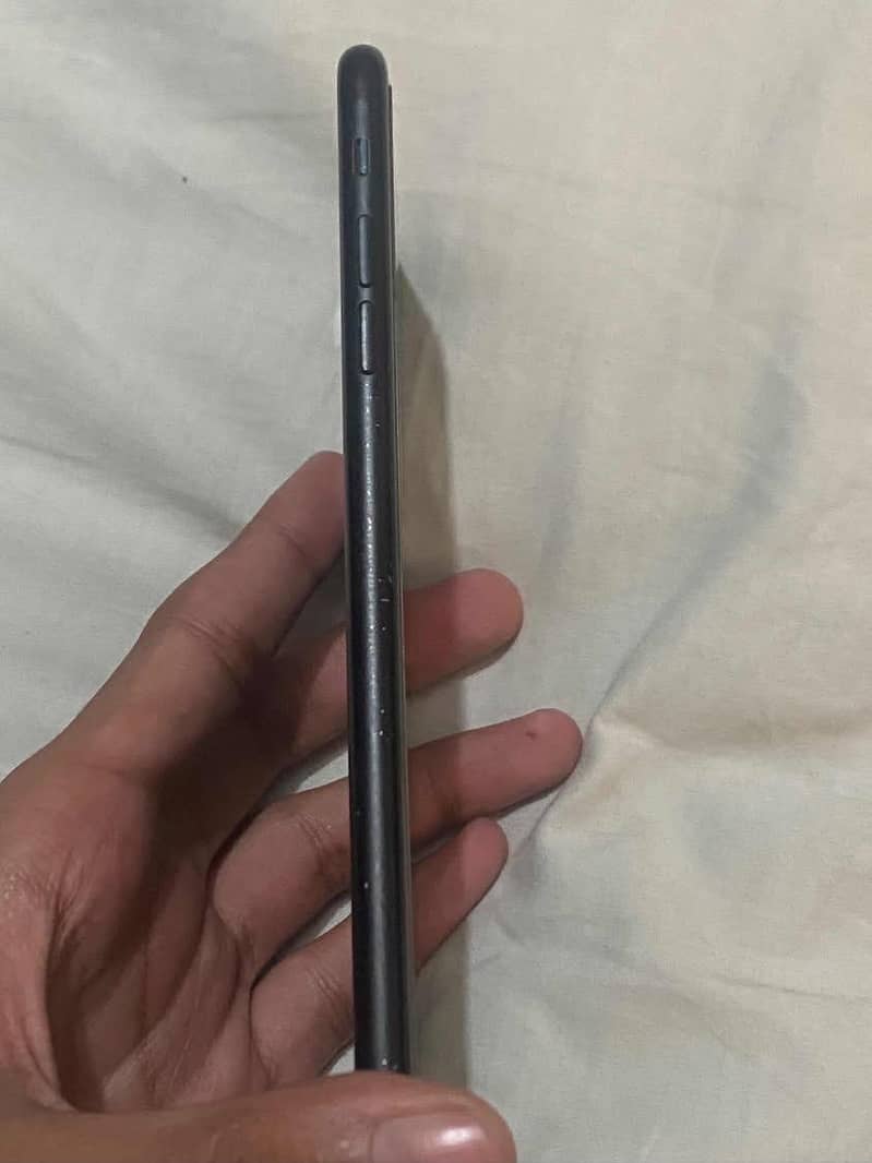 Apple iPhone 7 Plus 1