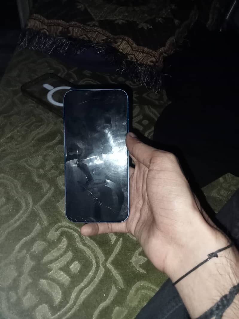Apple iPhone 13 5