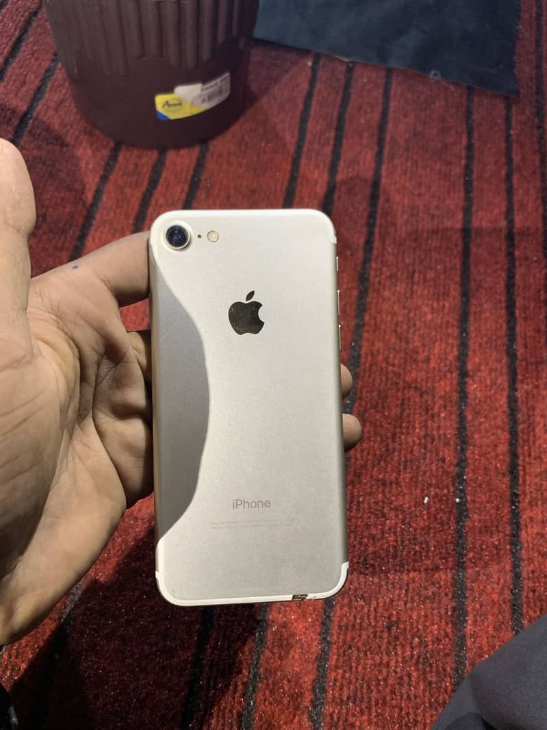Apple iPhone 7 2