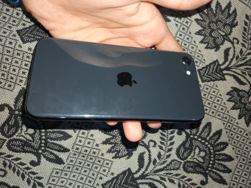Apple iPhone SE 3