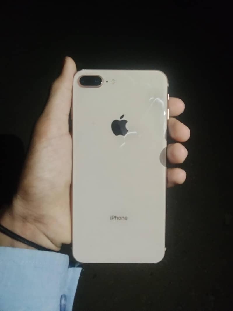 Apple iPhone 8 Plus 2
