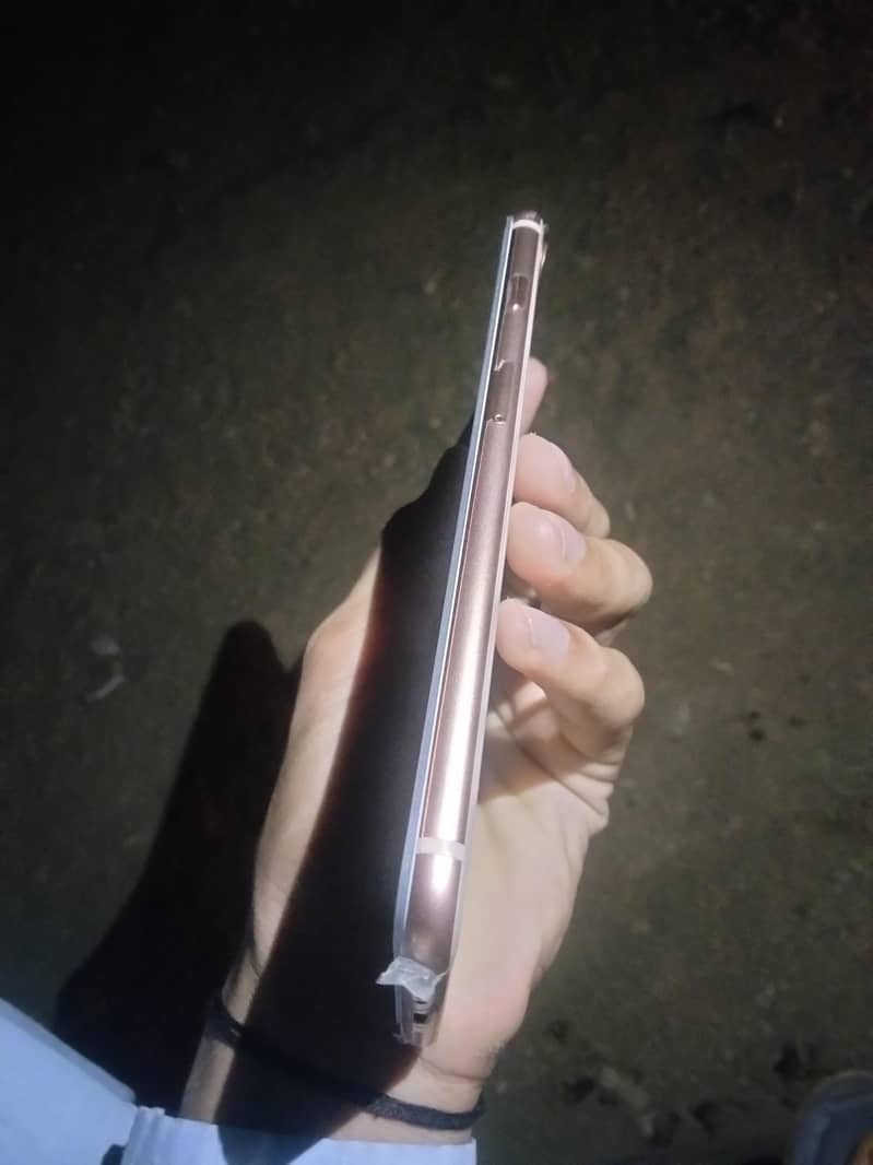 Apple iPhone 8 Plus 3