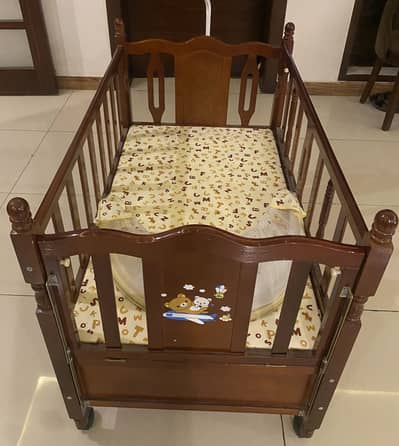 Baby Cot (Brand New with Swing)