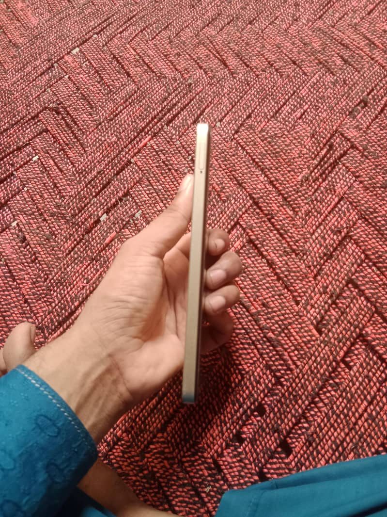 Realme C75 1