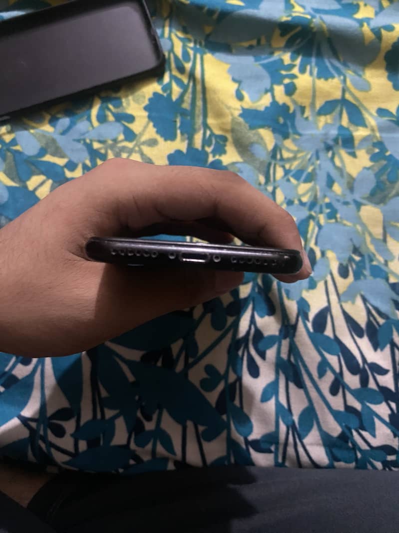 Apple iPhone 7 6