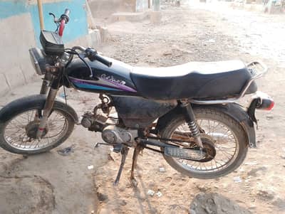 Urjent sell Honda cdi 70 karachi num file clar cplc cler ok bike he