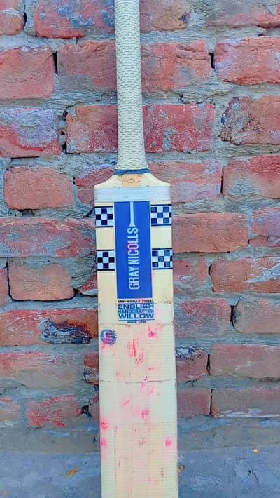 Kashmir willows hart ball cricket bat good condition  rs 7000