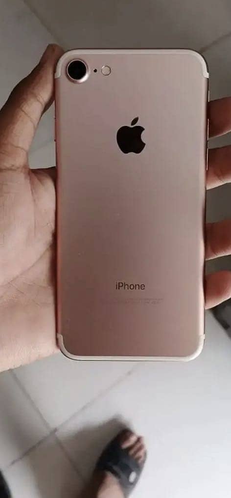 Apple iPhone 7 1