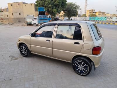 Daihatsu Cuore 2011