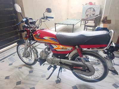 Honda CD-70 2024