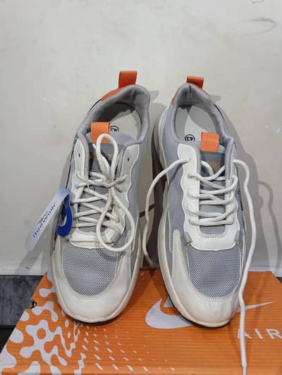 Nike all rounder shoes