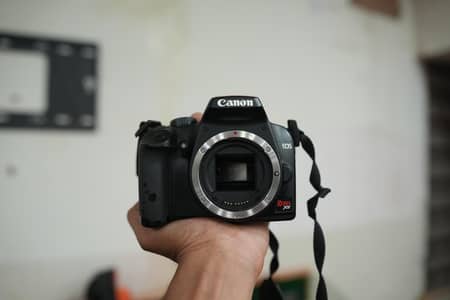 Canon EOS Rebel XS (1000D) with 55-250mm Telephoto Zoom Lens
