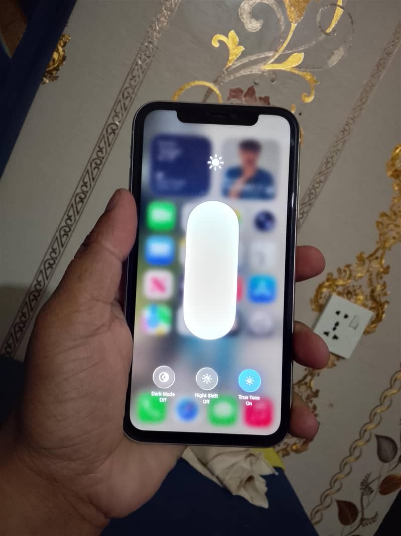 Apple iPhone 11 7