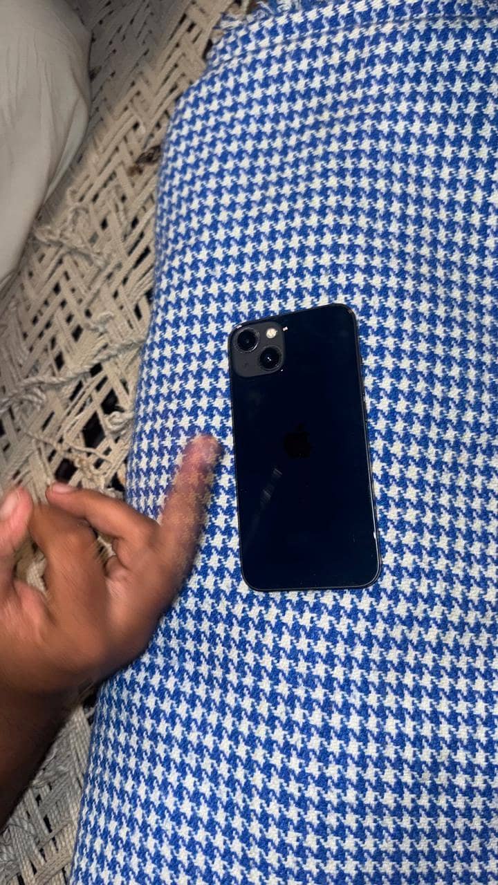 Apple iPhone 13 1