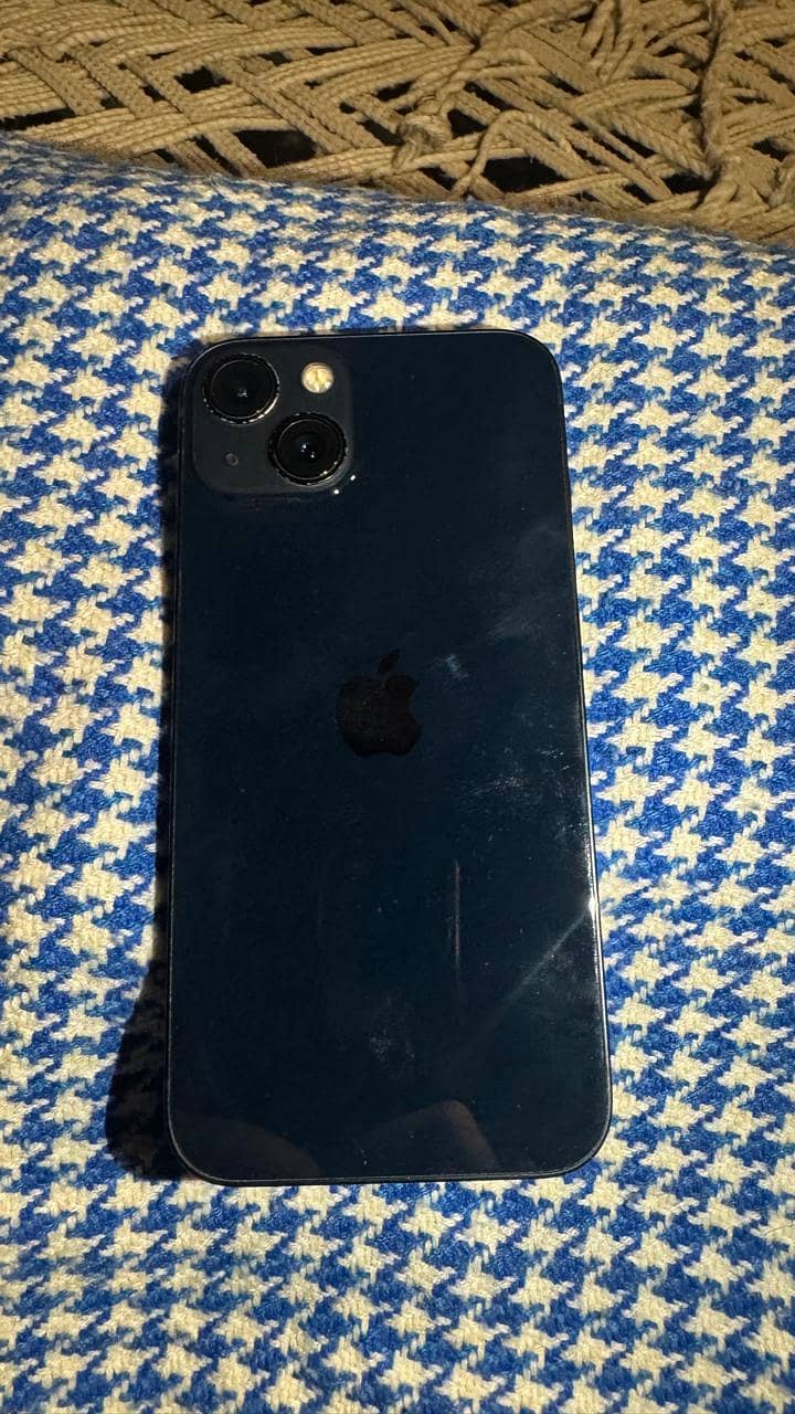 Apple iPhone 13 5