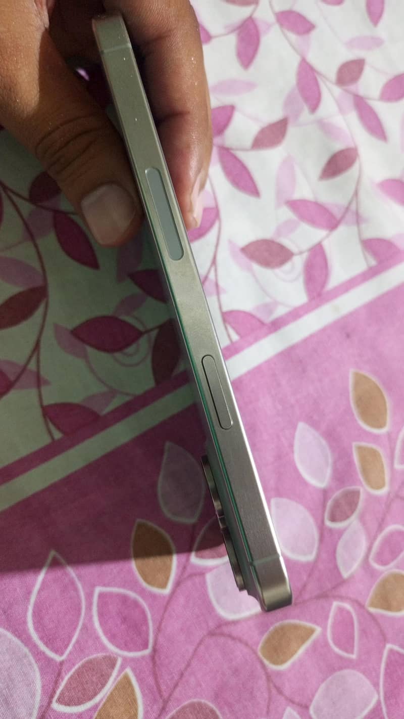 Apple iPhone 15 Pro Max 5