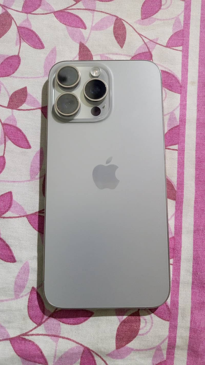 Apple iPhone 15 Pro Max 7