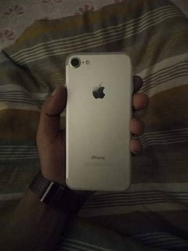 Apple iPhone 7 1