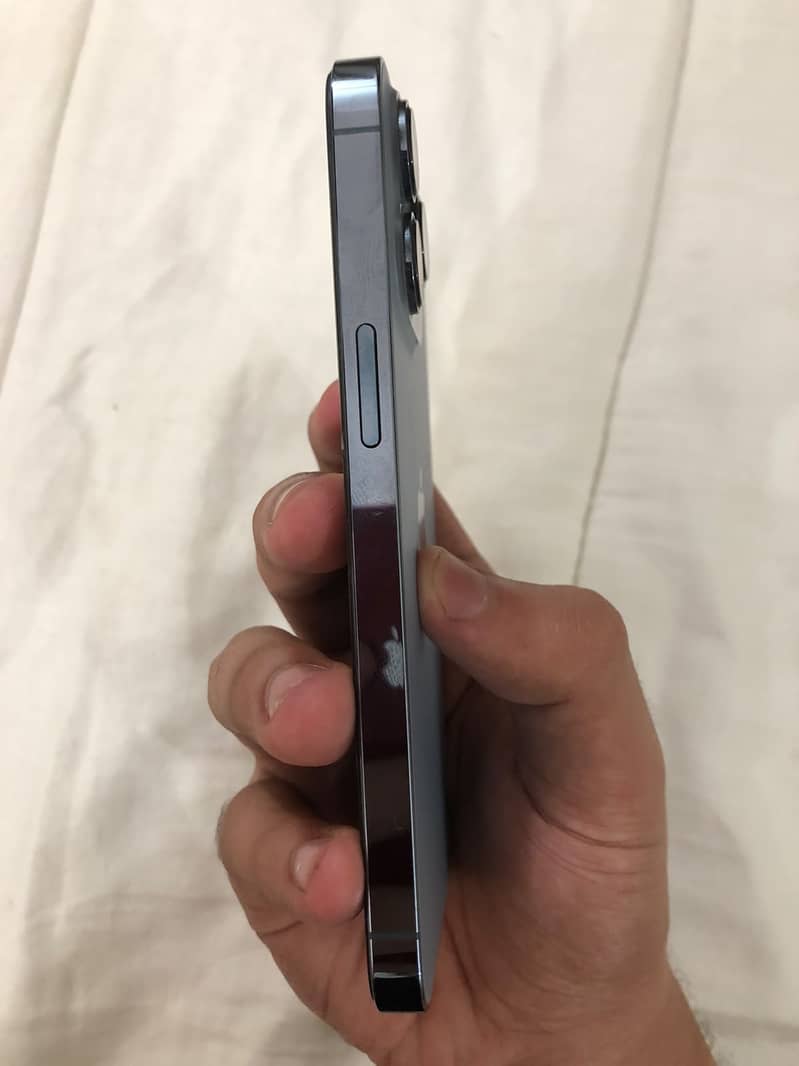 Apple iPhone 13 Pro 1