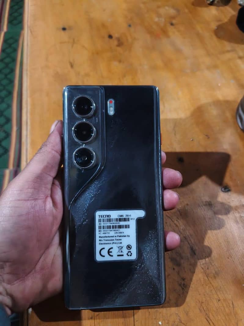 Tecno CAMON 40 Pro 1