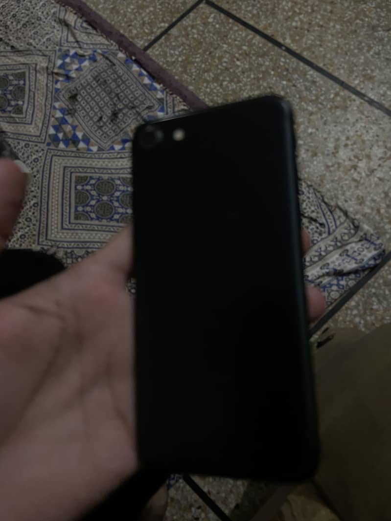 Apple iPhone 7 3