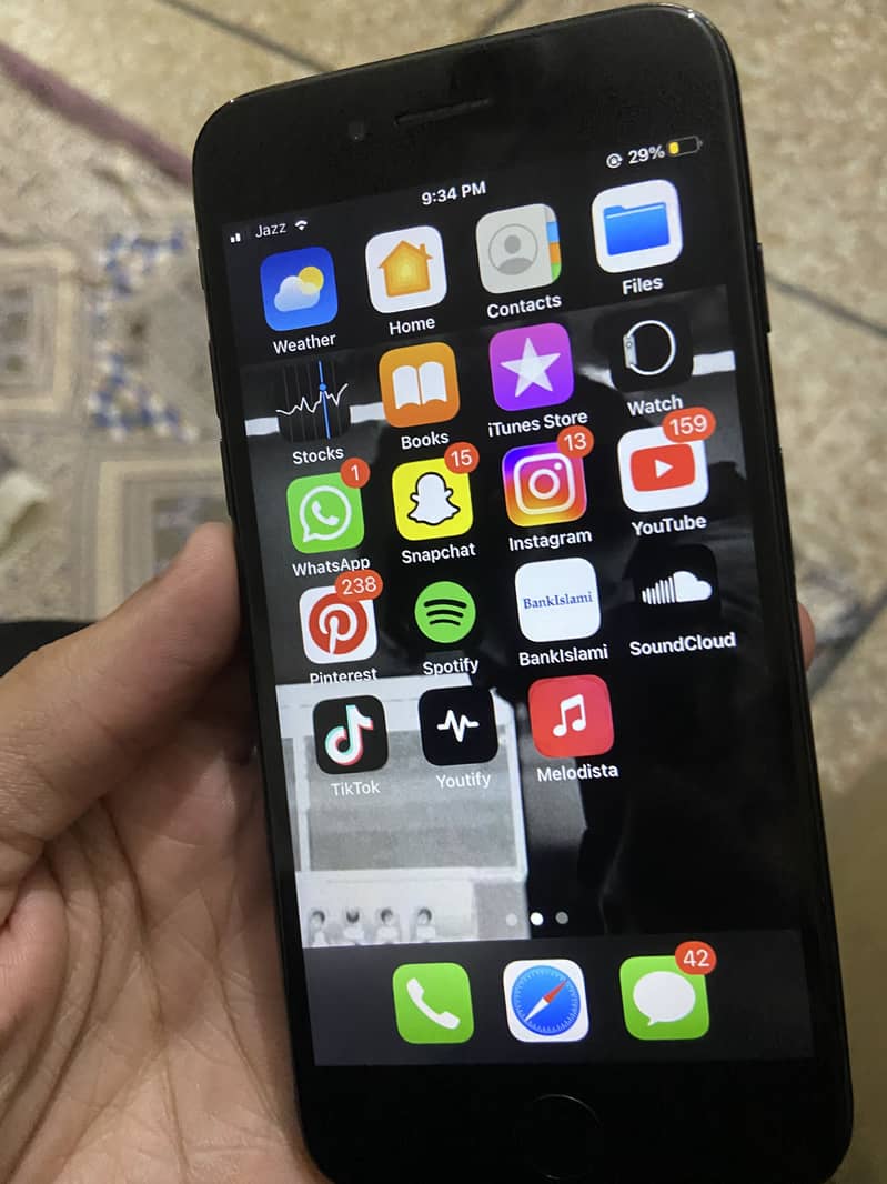 Apple iPhone 7 4