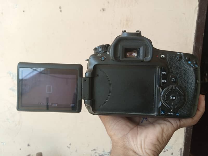 Canoon 60D 4