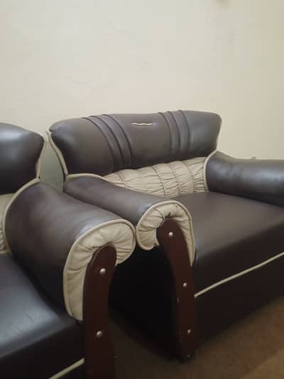 Full original sofa and beautiful set . 3 sofa set . 7months used full