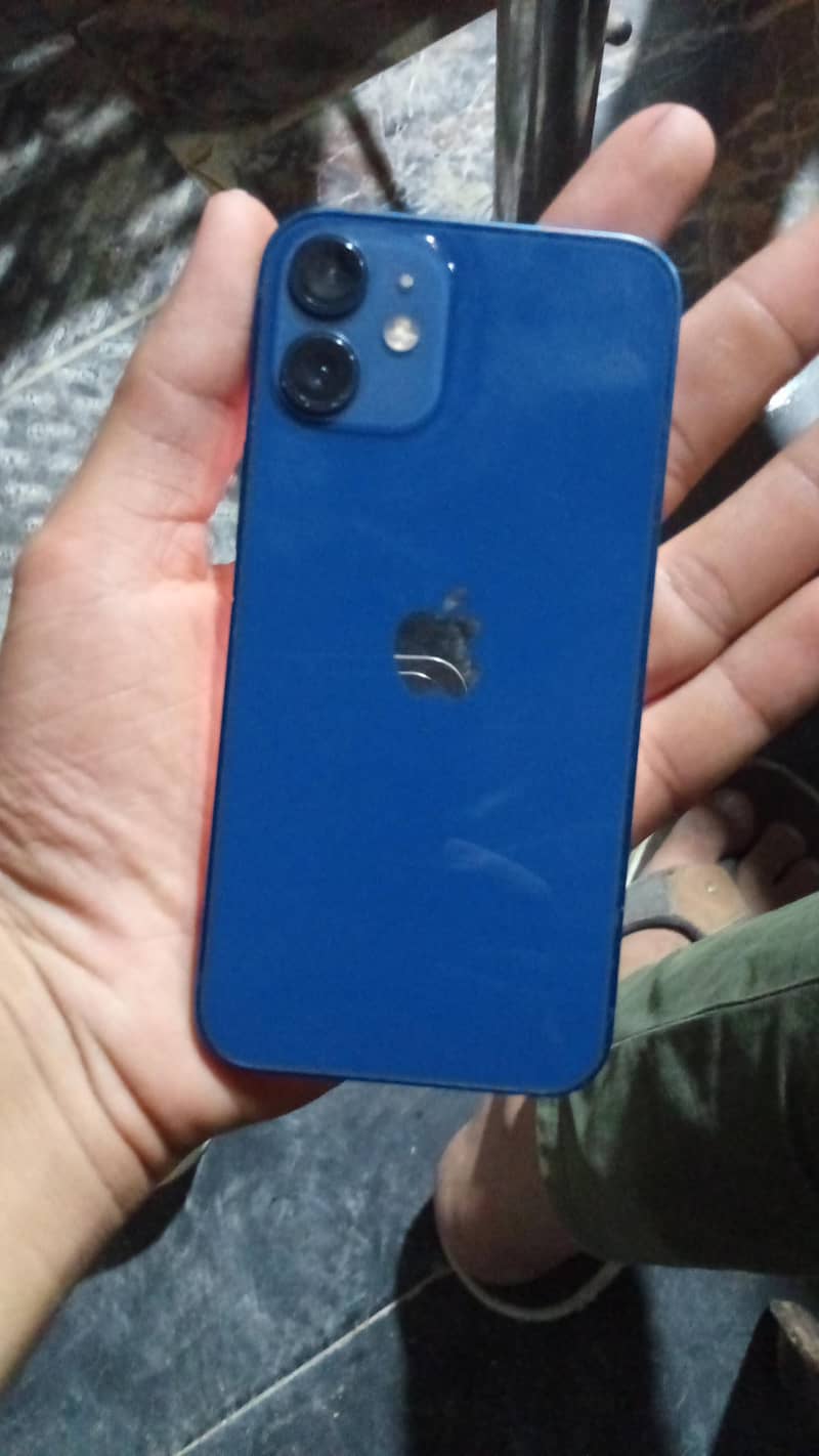 Apple iPhone 12 3
