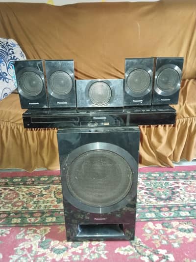 Panasonic home theater Sa-xh170 model complete came from abroad.