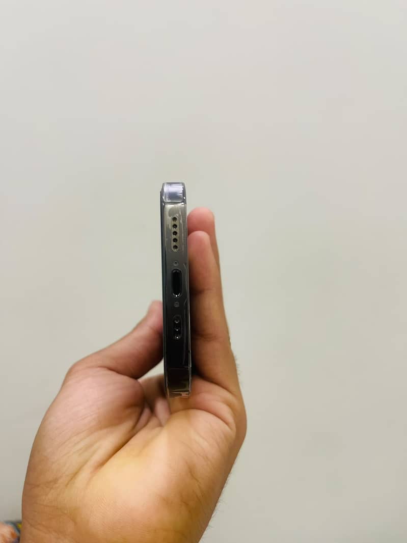 Apple iPhone 13 Pro 3