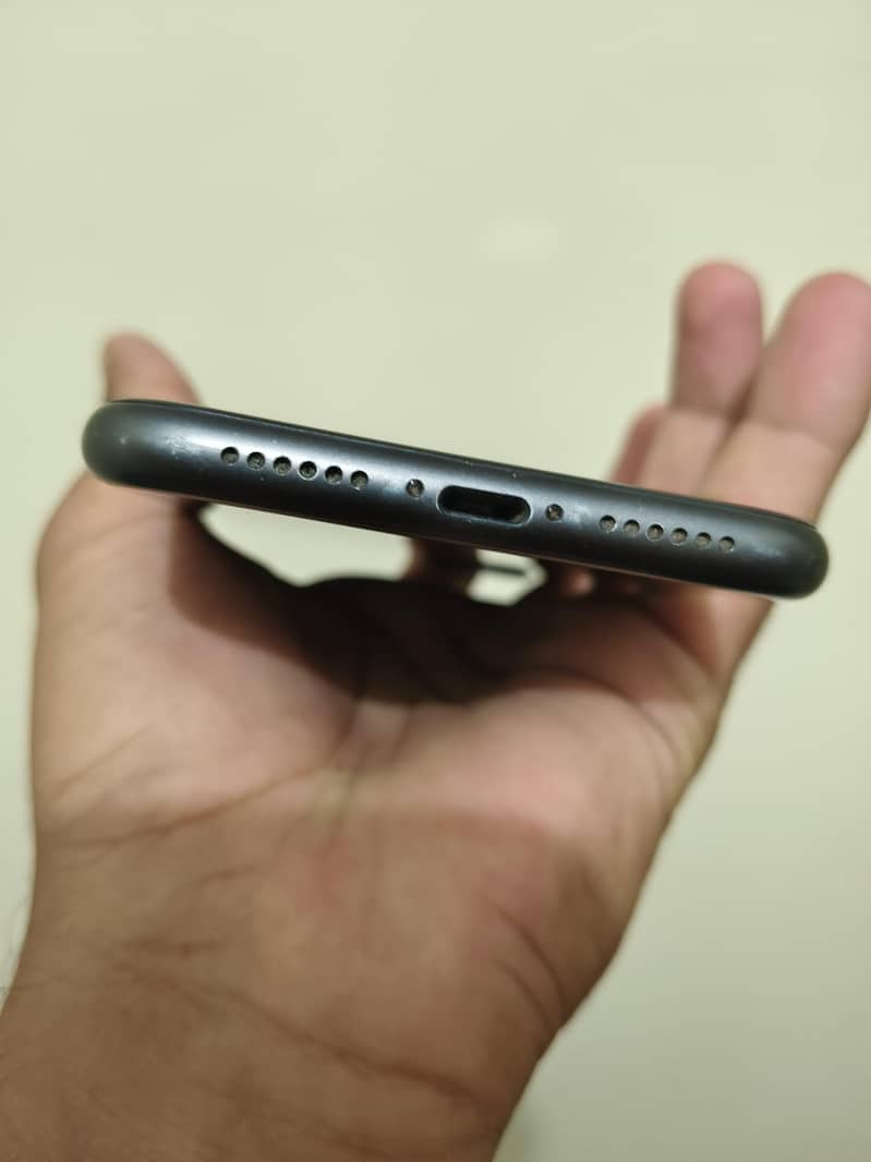 Apple iPhone 11 6
