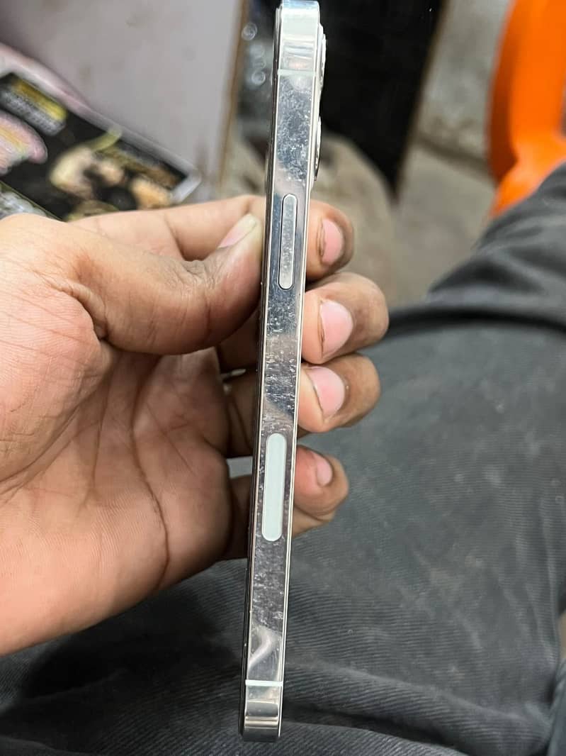 iPhone 12 Pro 0