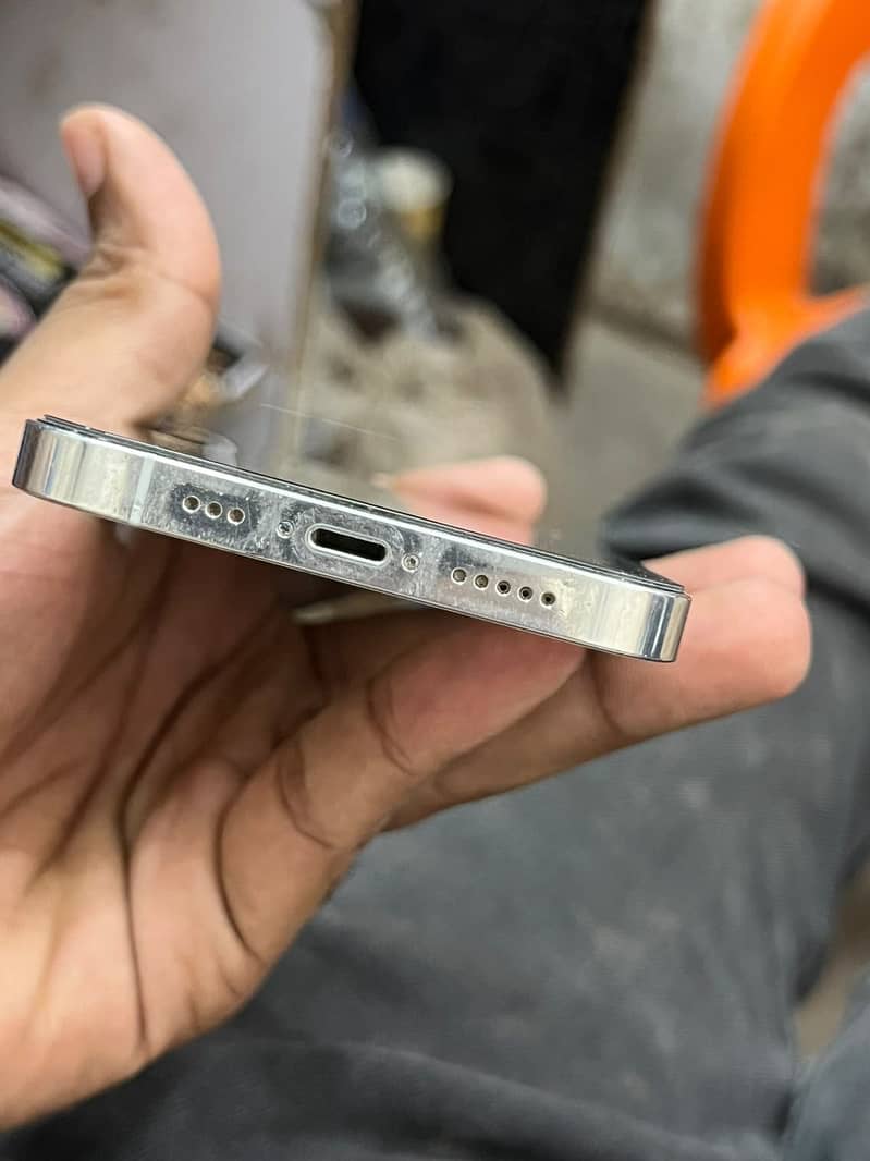 iPhone 12 Pro 1
