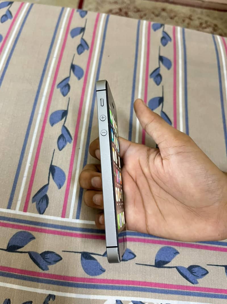 Apple iPhone 5s 1