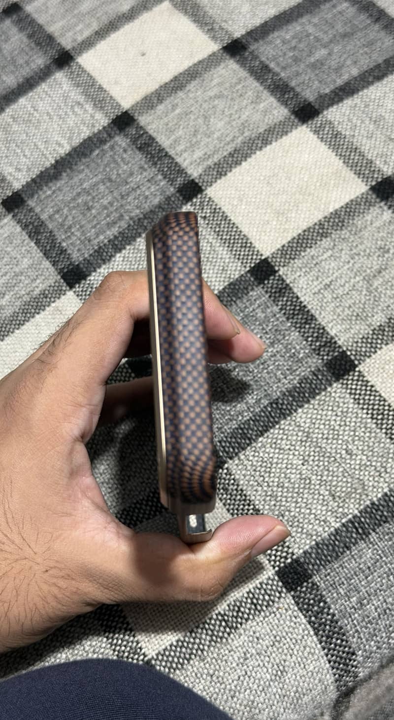 Iphone 17 pro max pitaka case 3
