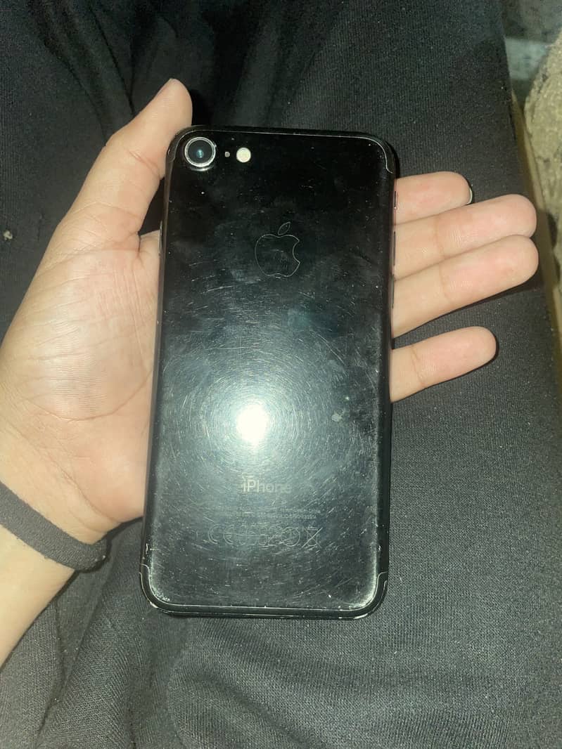 Apple iPhone 7 0